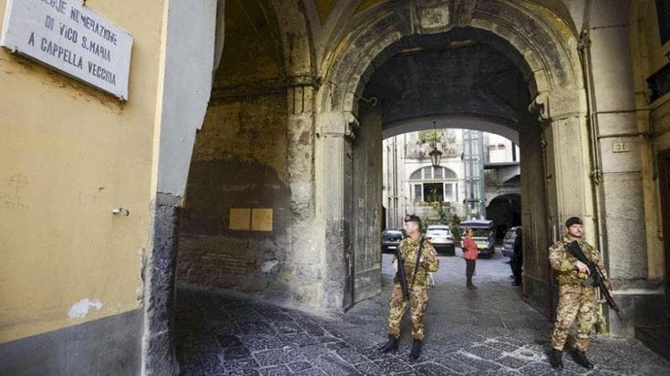 Isis, 34enne arrestato a Napoli: “Io una guida spirituale”. Perquisiti 2 fratelli, video e chat