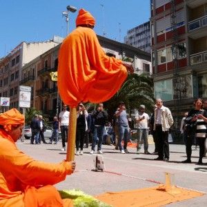Artisti di strada, lo show &egrave; libero: il Comune cancella le autorizzazioni