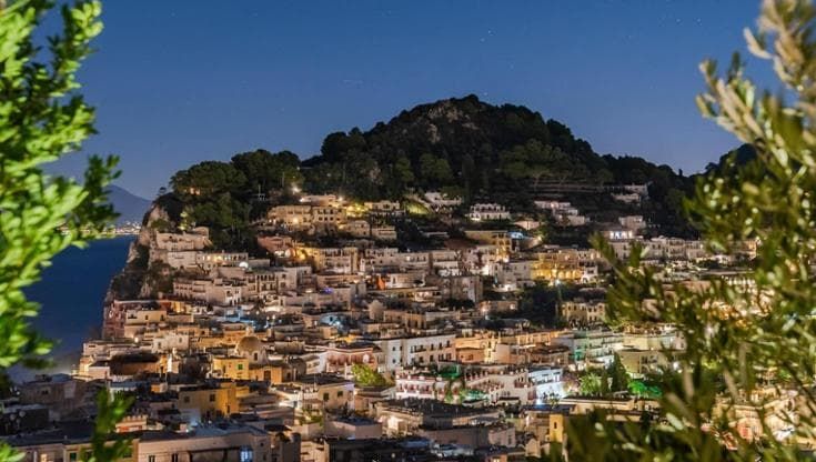 Quasi 9 mila euro a metro quadro: Capri è l’isola d’Italia col “mattone” più caro