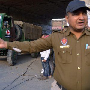 India, attaccata base aerea indiana in Punjab, 8 morti