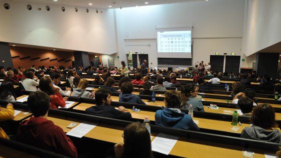 Borse di studio, migliaia di studenti esclusi per il nuovo calcolo dell'Isee