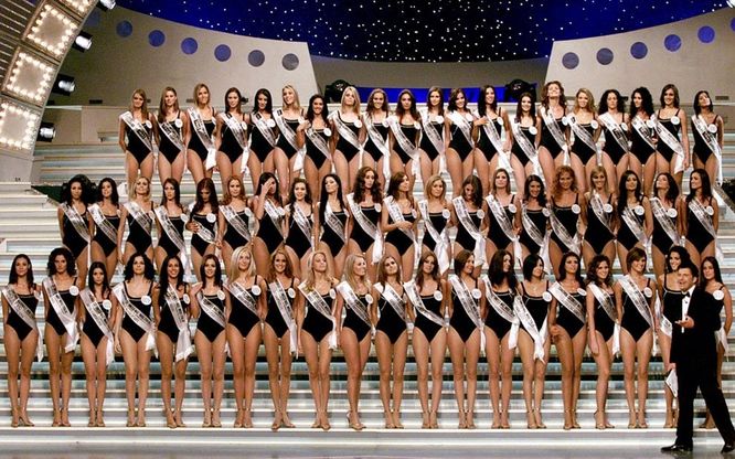 Elena, la 'miss col pigiama' che sfida il morbo di Crohn