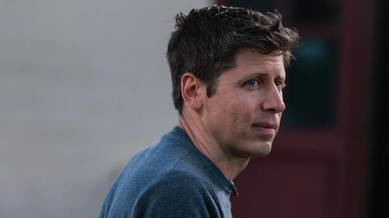 Sam Altman: “Il mondo dovrebbe accettare alcune cose brutte” in cambio dei benefici dell’IA