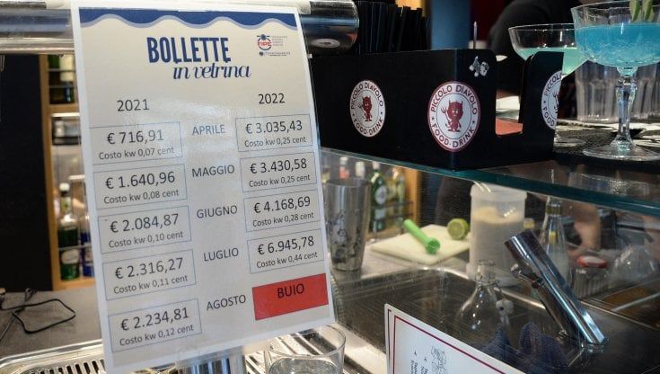 Sempre più vittime delle bollette, crescono le disdette affitti e aumenta l'usura