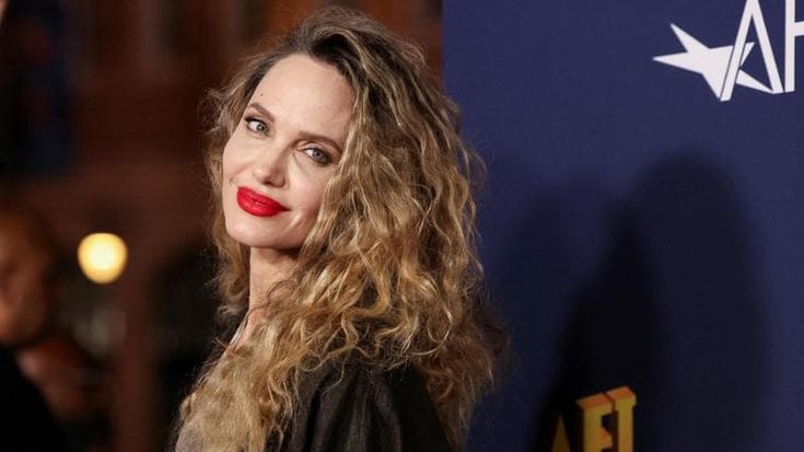 Angelina Jolie: “Come Callas con la solitudine: sono attratta dagli estremi della vita”