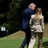 Da Trump e Meloni pose da scuola materna, altro che diplomazia
