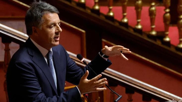 Lite Valditara-Renzi: “Carta docente estesa a precari”. L’ex premier: “Ma i tagli sono una vergogna”