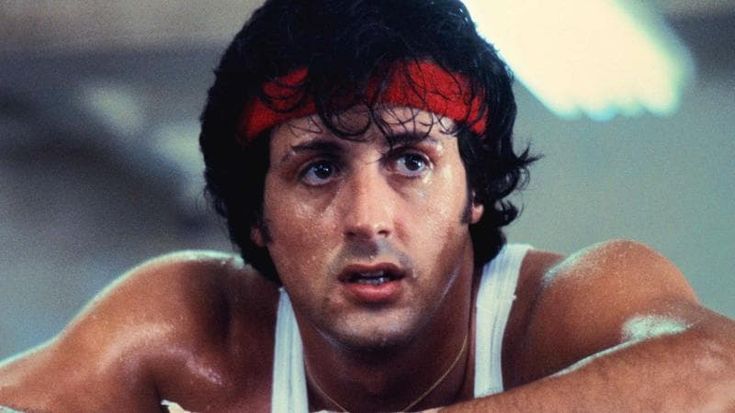 Sylvester Stallone: da Rocky a Rambo gli 80 anni dell’eroe della porta accanto