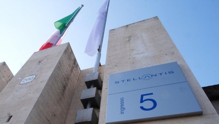 Airaudo (Fiom-Cgil): "Serve una lobby per far arrivare a Torino la gigafactory di Stellantis"