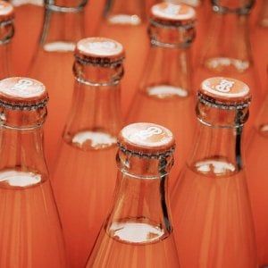 Più zucchero nei drink, più tasse per le aziende