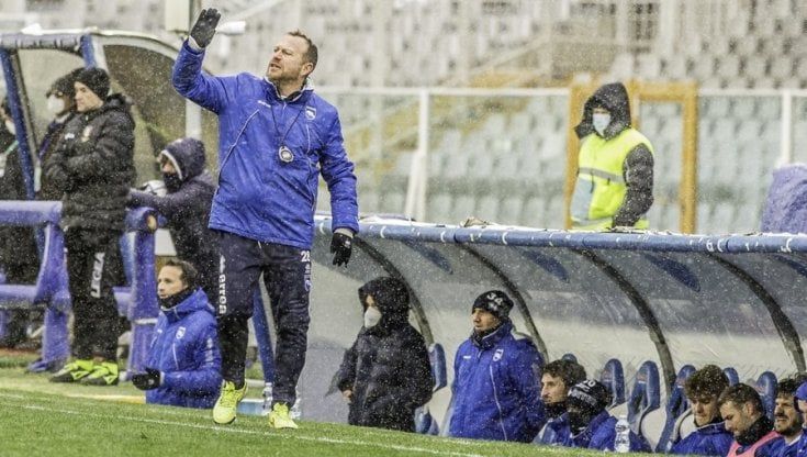 Il Pescara cambia ancora: via Breda, panchina a Grassadonia