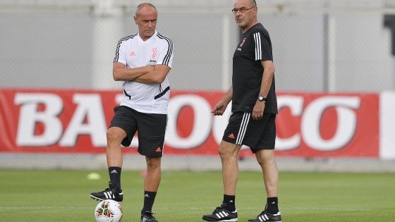 Juventus, Sarri non sarà in panchina contro il Napoli. Chiellini out: sarà operato