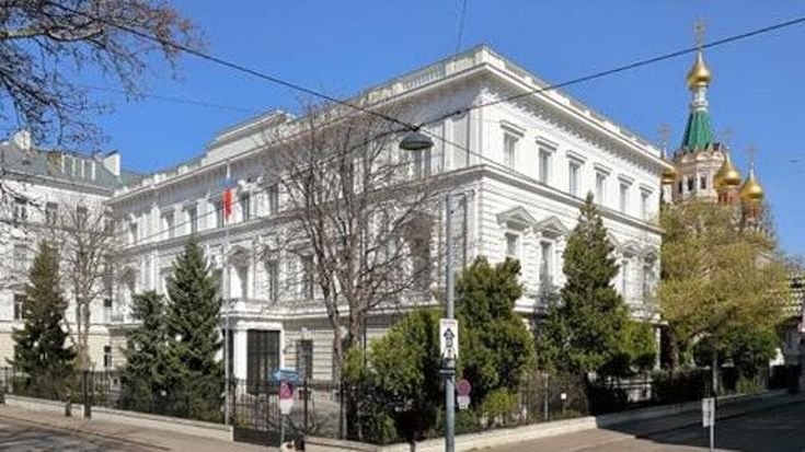 Vienna, torna nido di spie russe: antenne satellitari collegate ai satelliti per ascoltare l’Europa