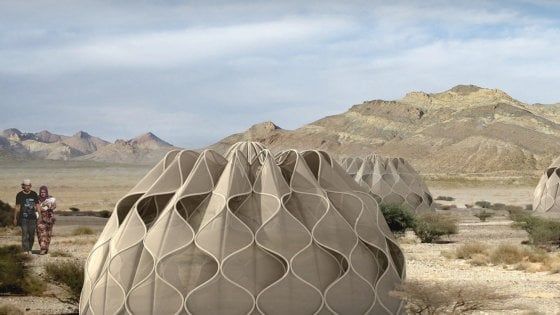 "Weaving a home", la speranza per gli sfollati è una tenda che ricicla la pioggia e produce energia  