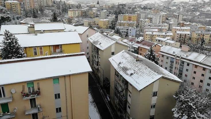 Potenza, neve e ghiacchio: scuole chiuse 