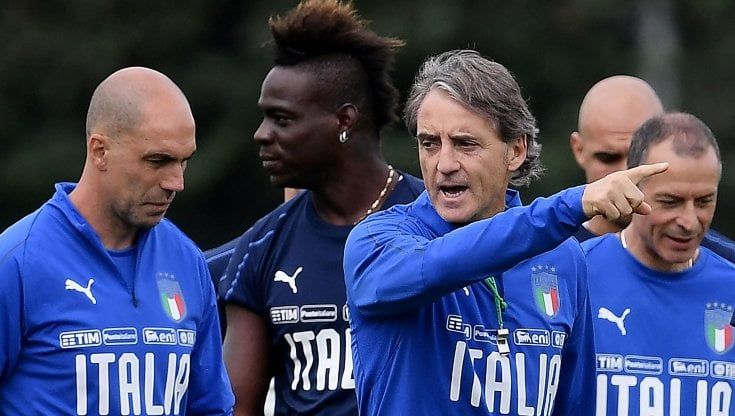 Mancini: "Balotelli non è carta della disperazione". Biraghi con la febbre lascia lo stage