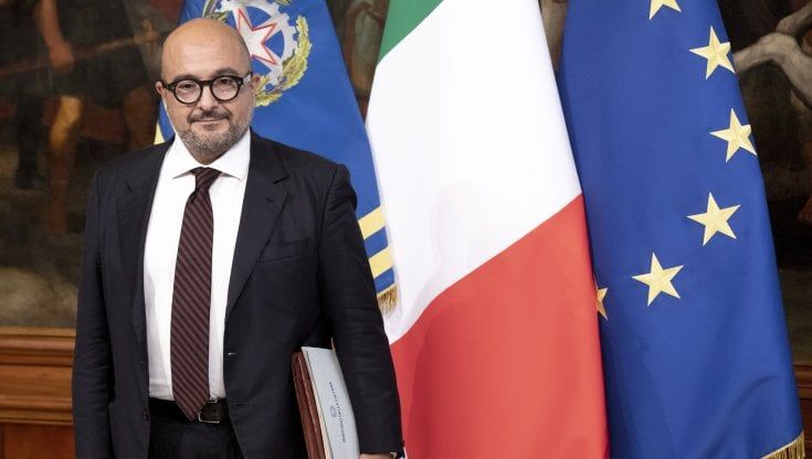 La mossa di Sangiuliano: bando per direttori dei musei aperto solo a chi parla italiano