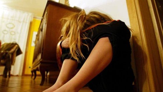Catania, lo zio finanziere abusava delle nipotine: condannato a 8 anni