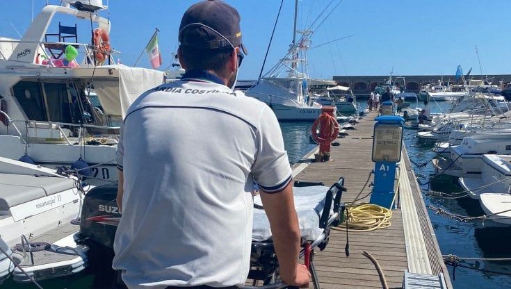 Incidente in barca, turista soccorsa dalla Guardia Costiera a Camerota