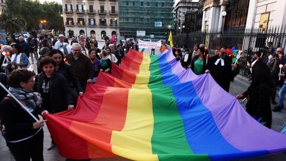 "Sono trans, non riesco a trovare una casa": Palermo, niente affitto per una studentessa