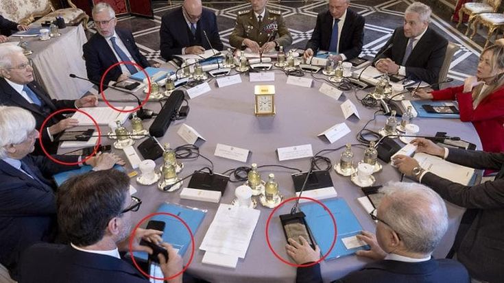 Consiglio Supremo di Difesa: cosa sono e a cosa servono le custodie schermate per i telefoni