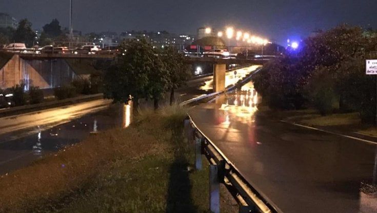 Maltempo a Palermo, chiuso il sottopasso di viale Lazio. Allagamenti in varie zone della città