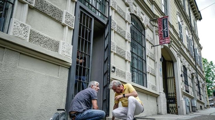 Caccia ai ladri della casa d’aste tra le immagini di 300 clienti