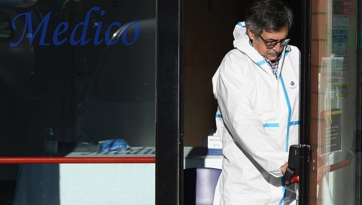 Roma, assistenza domiciliare in tilt, 60mila malati Covid senza cure