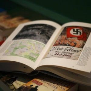 Mein Kampf in edicola, ebrei italiani: "Operazione indecente"
