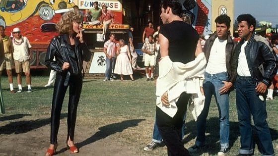 Grease, venduto per 405mila dollari il giubbotto di Olivia Newton-John