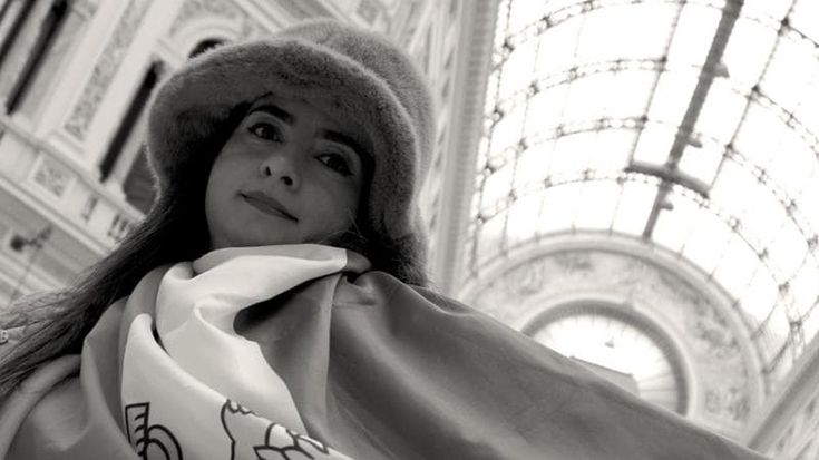 Sara Nehzad: “Noi iraniani di casa a Napoli. In ansia per i nostri cari, il regime è un incubo”