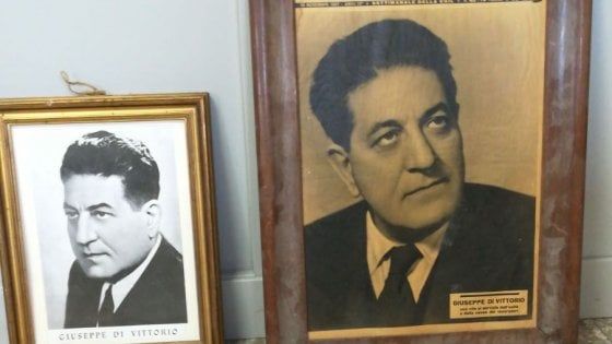 Foggia, il Pd trasloca e due foto di Di Vittorio finiscono nella spazzatura