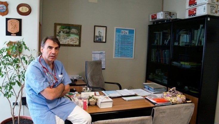Taranto, il primario va in pensione e Terapia intensiva neonatale chiude per carenza di personale: bimbi prematuri costretti a trasferimenti rischiosi