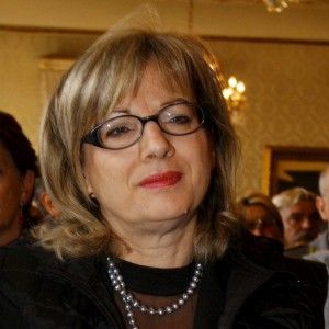 La preside Filippelli: "Sono stati irresponsabili, vanno educati al rispetto dei beni comuni"