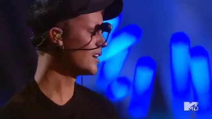 Justin Bieber, l’appello della moglie a parenti e amici: “Pregate per lui, non mangia e non dorme”