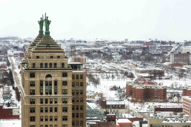 Usa, Buffalo si copre di bianco: arriva la prima neve