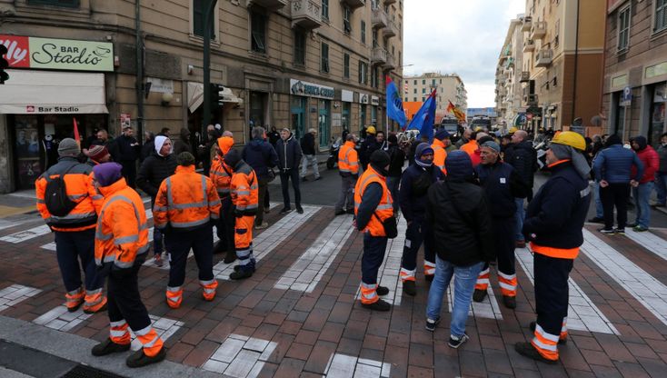 Genova, operai di Ansaldo e Arselor in corteo