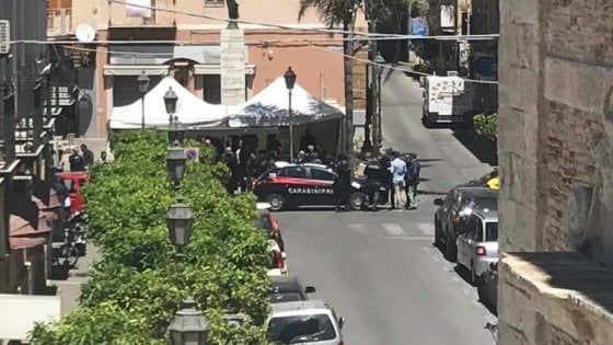 Primarie dem, al gazebo di Gela arrivano i carabinieri. Il Pd nazionale: annullare il voto in città