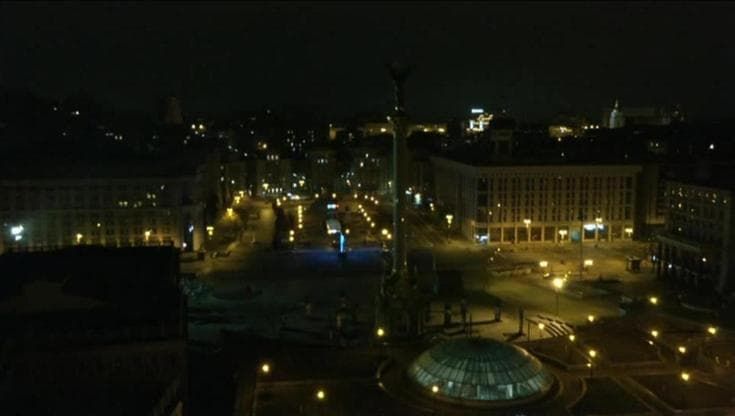 Ucraina, piazza Maidan deserta: il triste capodanno con coprifuoco a Kiev