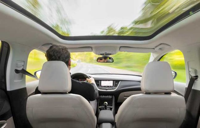 Opel con vista: il tetto panoramico fa show