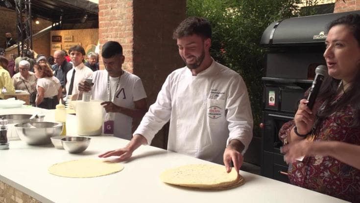 Basta tabù, la frutta sulla pizza: non solo ananas