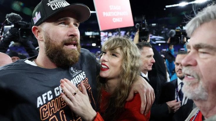 Nfl, Chiefs-49ers per il Super Bowl. Kelce è super e Taylor Swift lo festeggia in campo. Male Jackson e i Ravens. Fortuna e McCaffrey per San Francisco, ma il coach dei Lions sbaglia due volte