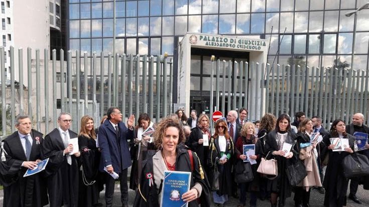 Sciopero magistrati a Napoli, aderisce il 76 per cento, ma Gratteri: “Sì al sorteggio per il Csm”