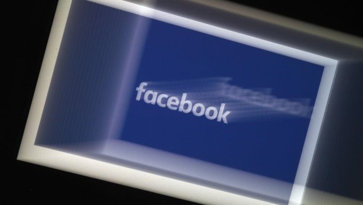 Parte dall’India la rivoluzione di WhatsApp: obbligatorio condividere i dati con Facebook