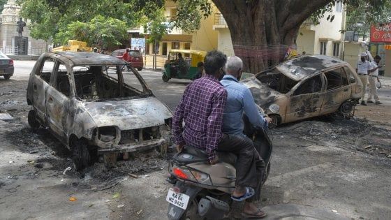 India, rivolta per un post su Maometto: tre morti a Bangalore