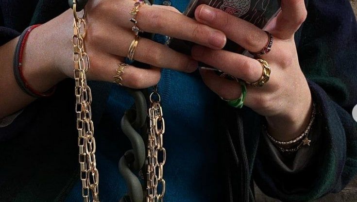 Parola d'ordine: phone strap. Le catene da cellulare