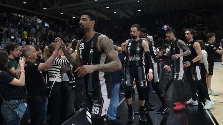Basket, quarti play-off: la Virtus va sul 2-0 con Tortona. Venezia si riscatta contro Reggio Emilia: 1-1