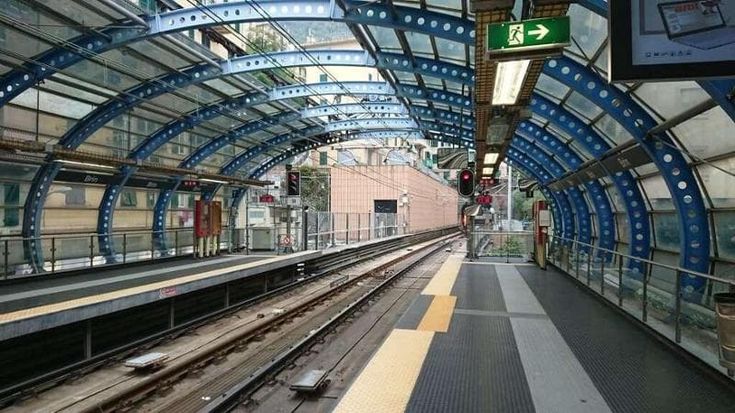 Metropolitana ferma, le navette non bastano. E chiude anche la cremagliera di Granarolo