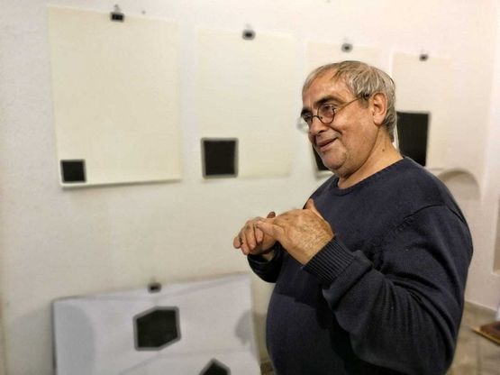 Ischia, Giove nella vasca da bagno: Gabriele Renzullo tra sculture e inchiostri