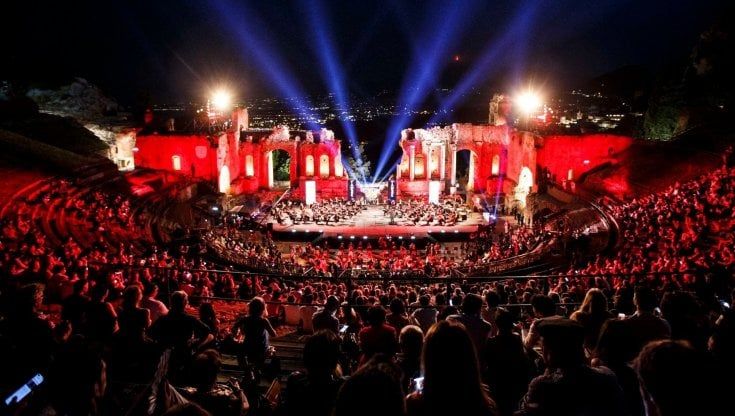 A Taobuk si parla di "Libertà". Oltre 200 eventi in cinque giorni. Premi per la letteratura a Ernaux, Nafisi e Oates 